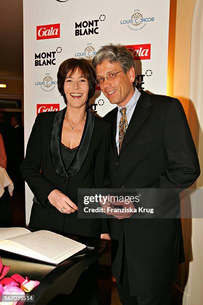 Sandra Maahn Und Freund Dr. Christoph Goetz Bei Der Verleihung Des "Couple Of The Year 2005" Im Hotel Louis C. Jacobs Von Der Zeitschrift Gala Und...