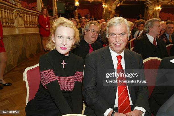 Frank Woessner Und Sunnyi Melles Bei Der Verleihung Des Internationalen Buchpreis "Corine" Im Münchener Cuvillies Theater .