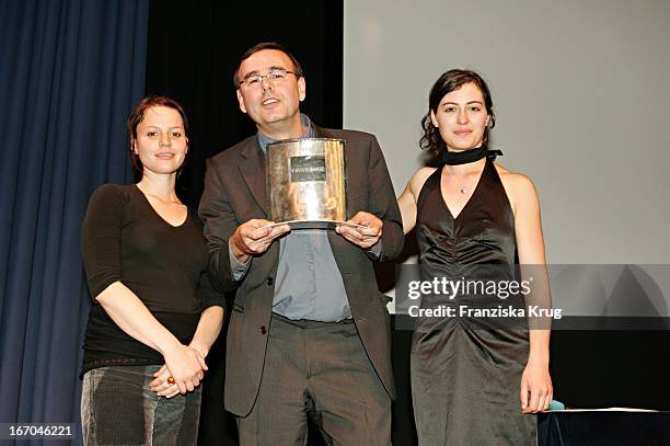 Maria Simon , Preisträger Und Produzent Christian Granderath Und Esther Zimmering Mit Dem "Vff-Tv Movie Award" Beim Münchner Filmfest Im Carl Orff...