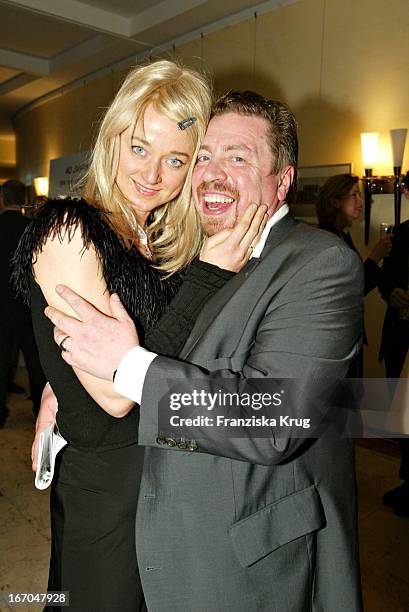 Preisträger Armin Rohde Mit Ehefrau Angela Baronin Von Schilling Bei Der Verleihung Des 40. "Adolf Grimme Preis" Im Theater In Marl Am 030404 .