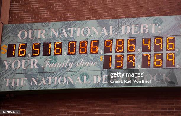 national debt clock - national debt clock stock-fotos und bilder