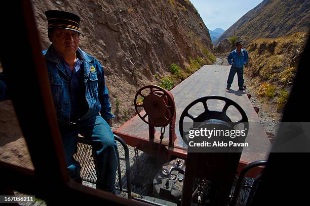 ecuador, alausi, railway nariz del diablo - nariz stock pictures, royalty-free photos & images