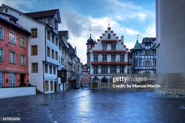 colored houses of st. gallen - cantón de sankt gallen fotografías e imágenes de stock