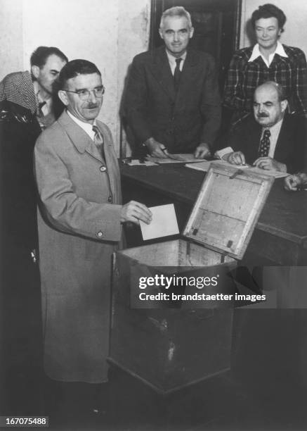 Leopold Figl at the first free parliamentary election. Lower Austria. November, 25th 1945. Photograph. Der Niederösterreichische Landshauptmann...