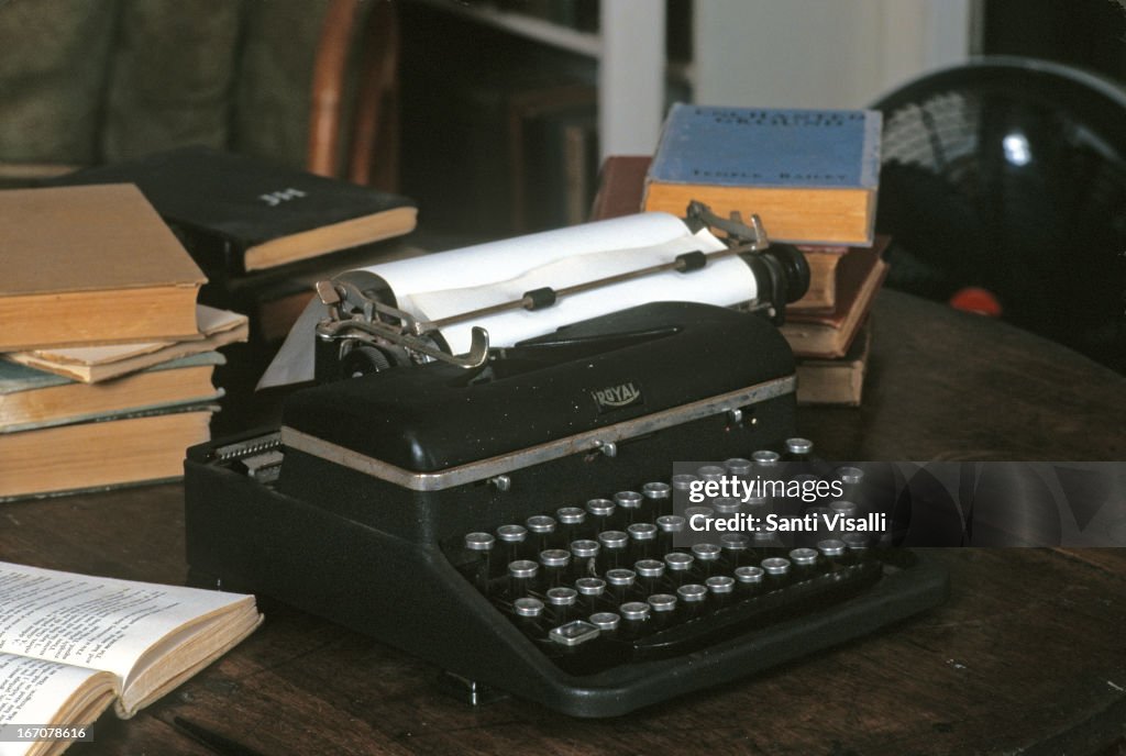 Ernest Hemingway Typewriter
