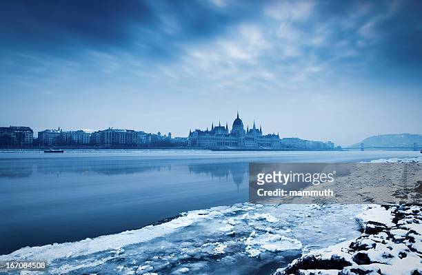 冬のブダペスト - ハンガリー文化 ストックフォトと画像