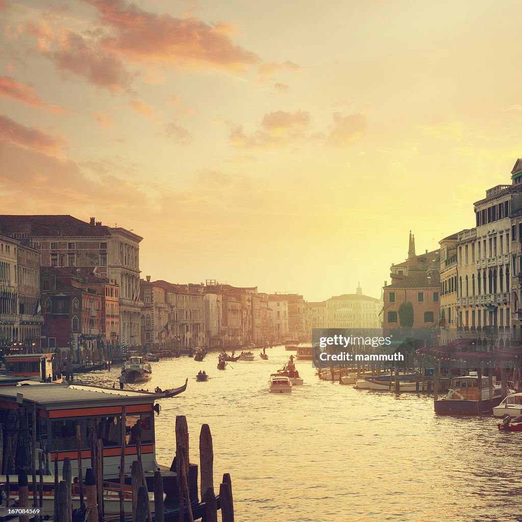Canale Grande in Venedig bei Sonnenuntergang