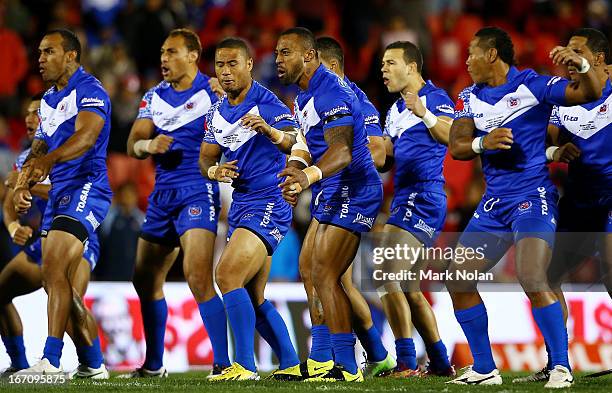 Roy Asotasi of Samoa leads the teams haka during the International Test Match between Tonga and Samoa at Centrebet Stadium on April 20, 2013 in...