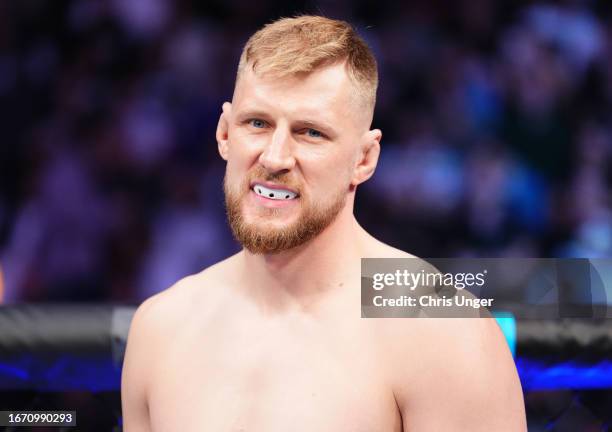 Думаю, Александр Волков - один лучших бойцов в UFC в тяжелом весе" - Монсон