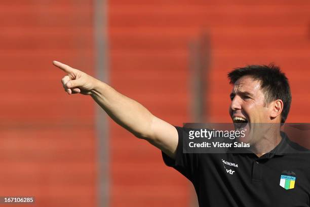 Eduardo Berizzo, coach of O'Higgins, gestures during a match between Universidad de Chile and O'Higgins as part of the Torneo Transicion 2013 at...