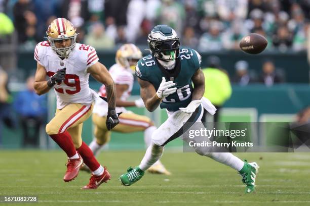 Miles Sanders of the Philadelphia Eagles makes a catch during an NFC Championship game against the San Francisco 49ers at Lincoln Financial Field on...