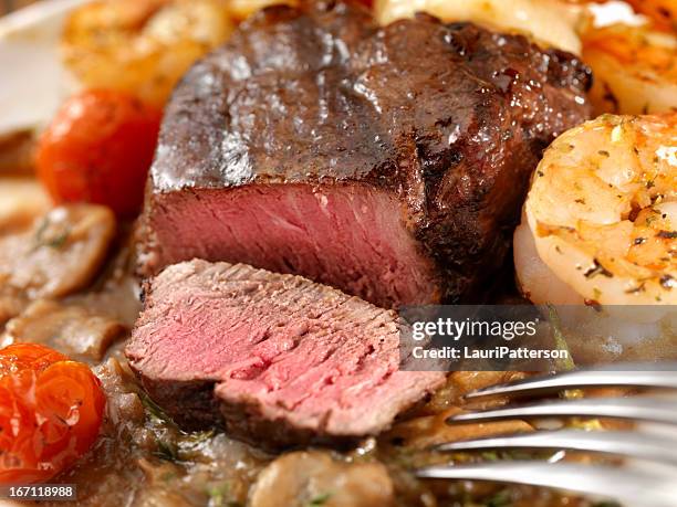 beef tenderloin steak - cutting red onion stock pictures, royalty-free photos & images