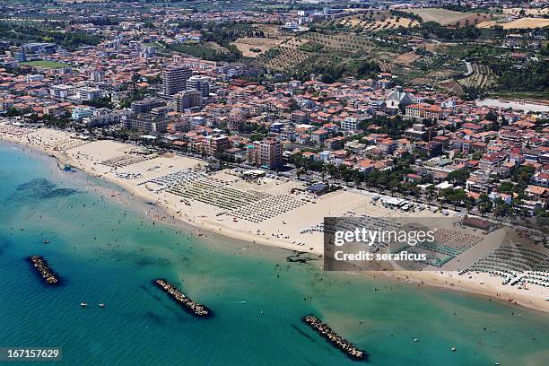 roseto degli abruzzi, veduta aerea - abruzzi foto e immagini stock