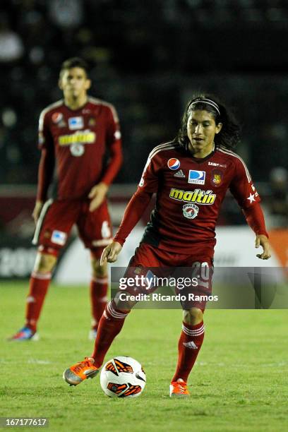 Jesús Meza of Caracas fights for the ball during the match between Fluminense and Caracas as part of Copa Bridgestone Libertadores 2013 at São...