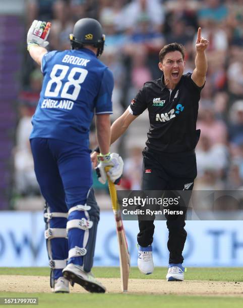 Trent Boult of New Zealand appeals for the wicket of Joe Root of England during the 2nd Metro Bank One Day International match between England and...