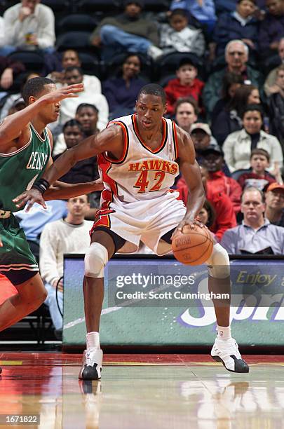 Track Ratliff 685 Atlanta Hawks Theo Ratliff Photos & High Res Pictures - Getty Images
