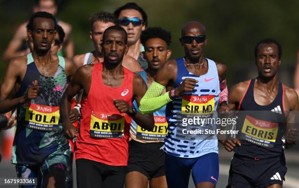 Sir Mo Farah of Great Britain in action in the leading pack before eventually finishing in fourth place in the Elite Men race in his final race...