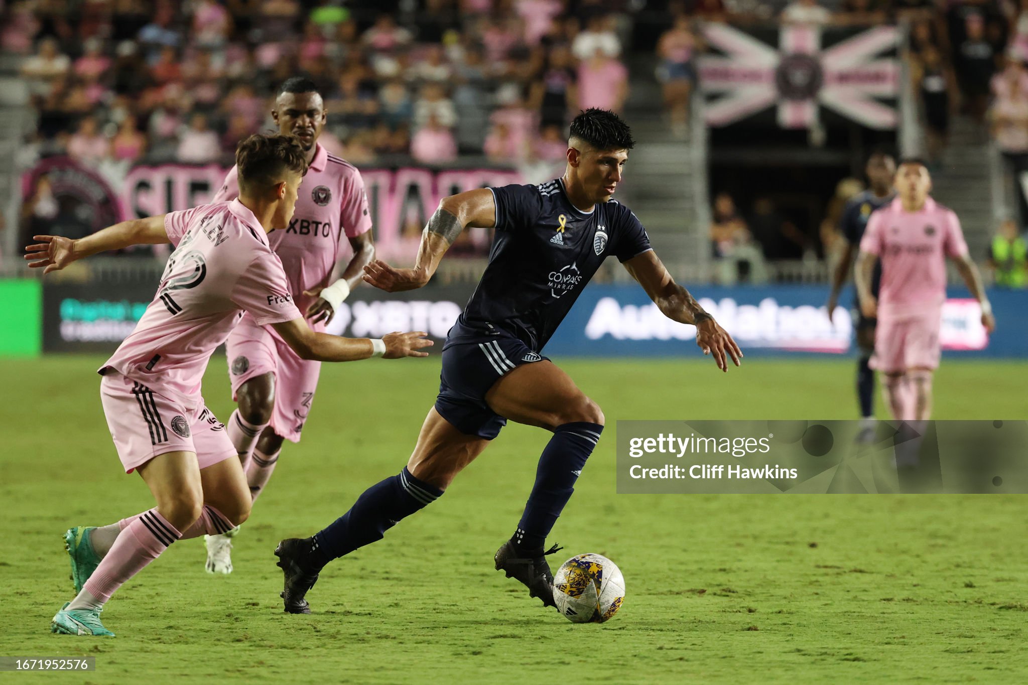 Sporting Kansas City marksman Alan Pulido signs new deal