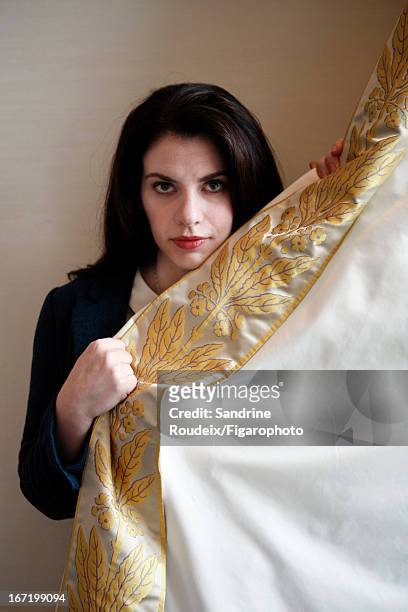 Figaro ID: 106288-002. Author Stephenie Meyer is photographed for Le Figaro Magazine on March 7, 2013 in Paris, France. CREDIT MUST READ: Sandrine...