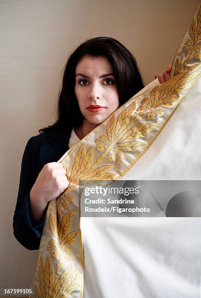 Figaro ID: 106288-004. Author Stephenie Meyer is photographed for Le Figaro Magazine on March 7, 2013 in Paris, France. CREDIT MUST READ: Sandrine...