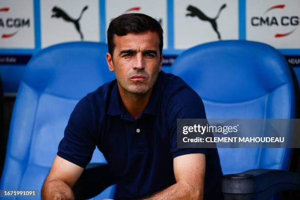 Toulouse's Spanish head coach Carles Martinez Novell attends the French L1 football match between Olympique Marseille and Toulouse FC at Stade...