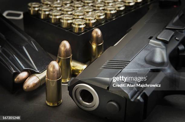 berreta 9mm px4 storm semi-automatic pistol - ammunition fotografías e imágenes de stock