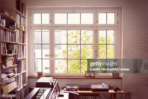 a janela da sala de música - janela saliente - fotografias e filmes do acervo