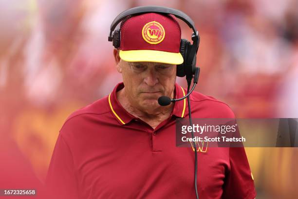 Defensive coordinator Jack Del Rio of the Washington Commanders looks on during his team's game against the Arizona Cardinals at FedExField on...