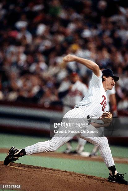 Pitcher Jack Morris of the Minnesota Twins pitches against the Atlanta Braves in game seven of the world series October 27, 1991 at the Hubert H....