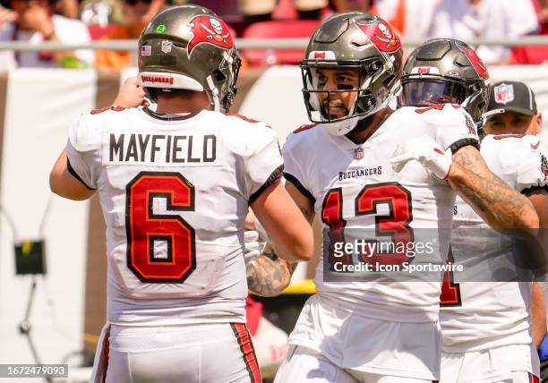 Tampa Bay Buccaneers wide receiver Mike Evans scores a touchdown and celebrates with Tampa Bay Buccaneers quarterback Baker Mayfield during the NFL...
