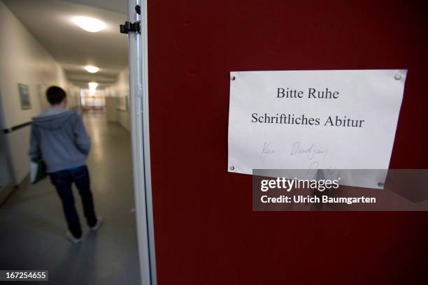 Written high school diploma examination at the high school Schloss Hagerhof, sign "Bitte Ruhe" , on April 14, 2013 in Bad Honnef, Germany.