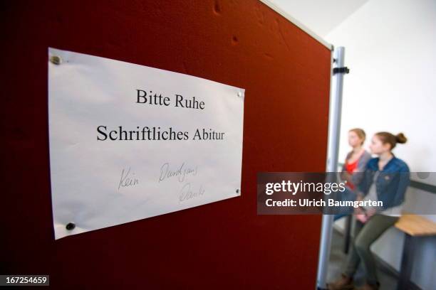 Written high school diploma examination at the high school Schloss Hagerhof, sign "Bitte Ruhe" , on April 14, 2013 in Bad Honnef, Germany.