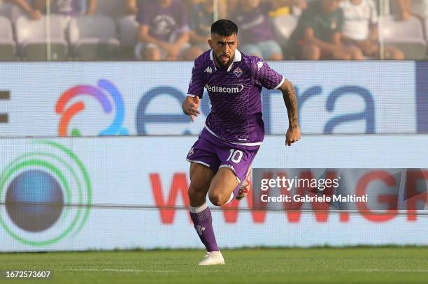 Nicolás Iván González of ACF Fiorentina in action during the Serie A TIM match between ACF Fiorentina and Atalanta BC at Stadio Artemio Franchi on...