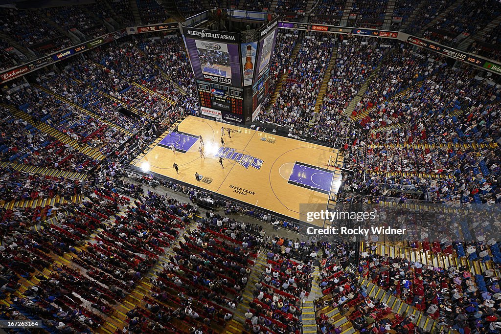 Los Angeles Clippers v Sacramento Kings