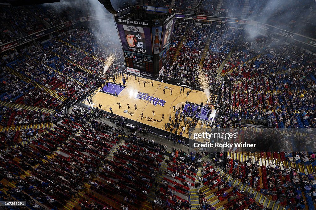 Los Angeles Clippers v Sacramento Kings