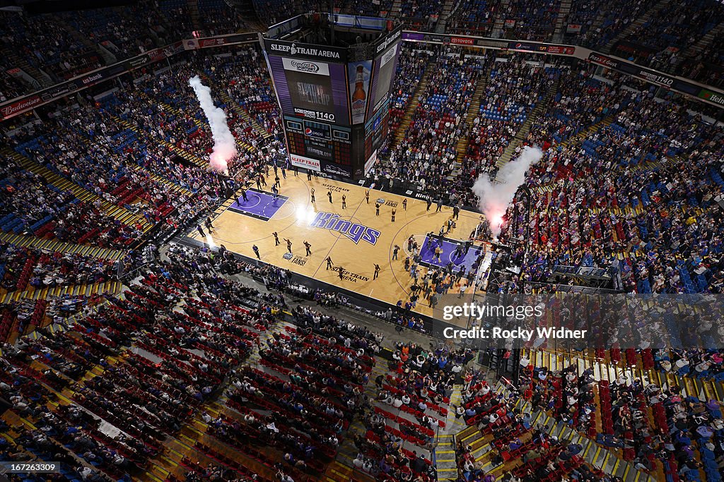 Los Angeles Clippers v Sacramento Kings