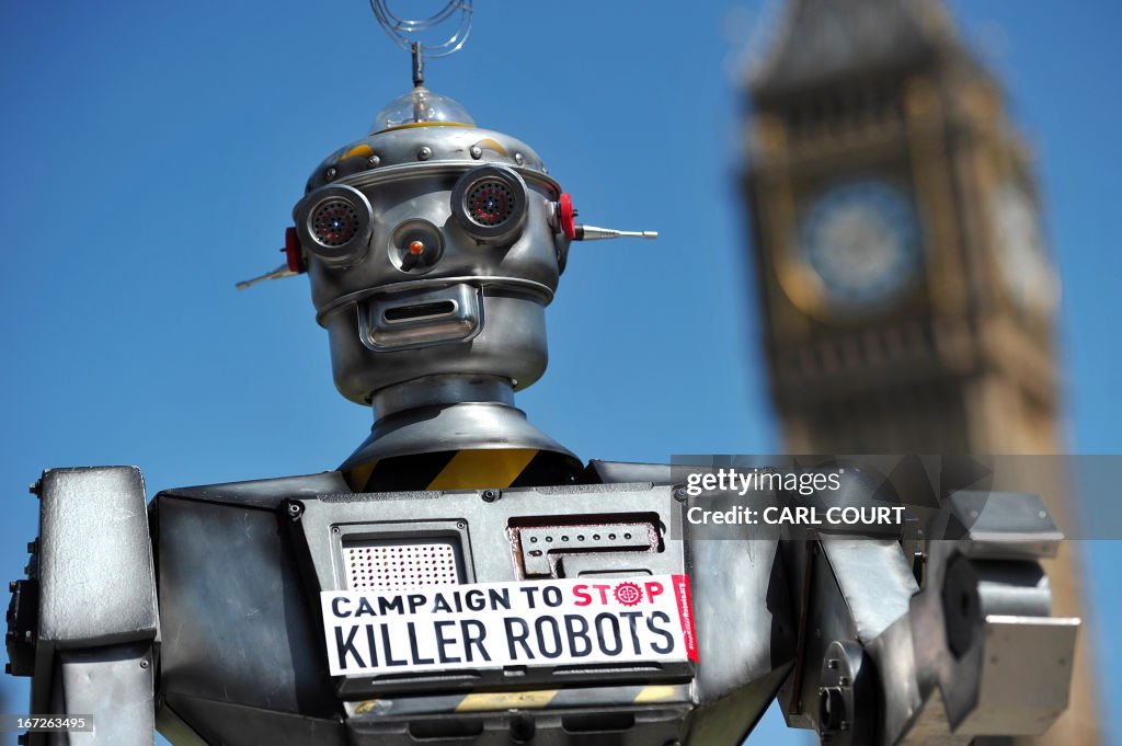 BRITAIN-DEFENCE-MILITARY-PROTEST