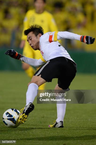 Yang Hao of Guizhou Renhe in action during the AFC Champions League Group H match between Kashiwa Reysol and Guizhou Renhe at Hitachi Kashiwa Soccer...