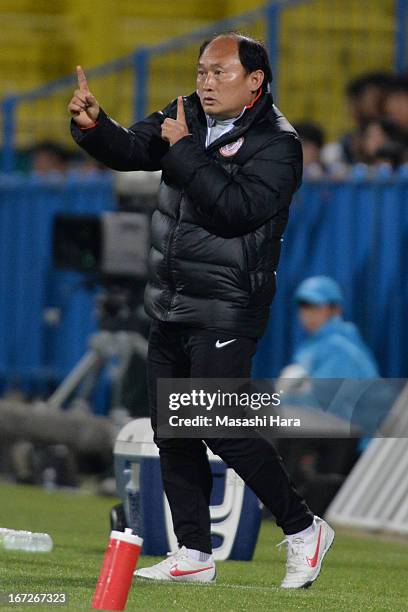 Lee Chunman,coach of Guizhou Renhe looks on during the AFC Champions League Group H match between Kashiwa Reysol and Guizhou Renhe at Hitachi Kashiwa...