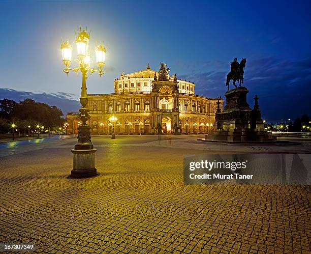 semperoper - semperoper stock pictures, royalty-free photos & images