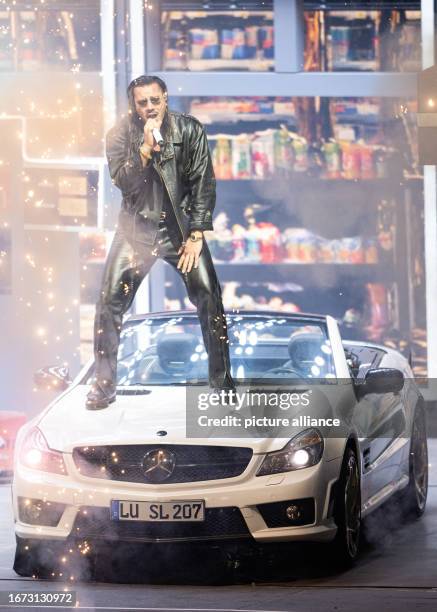 Apache The Rapper 56 Apache (Rapper) Stock Photos, High-Res Pictures, and Images - Getty ...