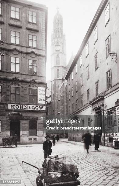 Salvatorgasse in Vienna. In the background the church Maria am Gestade. . Photograph. About 1904. Die Salvatorgasse in Wien I., im Hintergrund Maria...