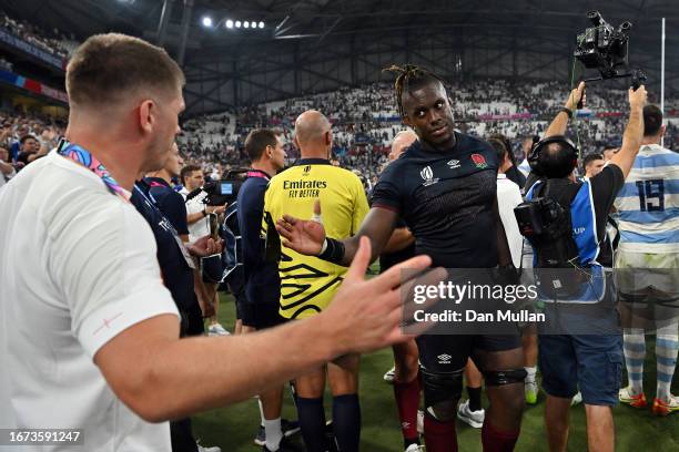 Maro Itoje of England celebrates with Owen Farrell of England following the Rugby World Cup France 2023 match between England and Argentina at Stade...