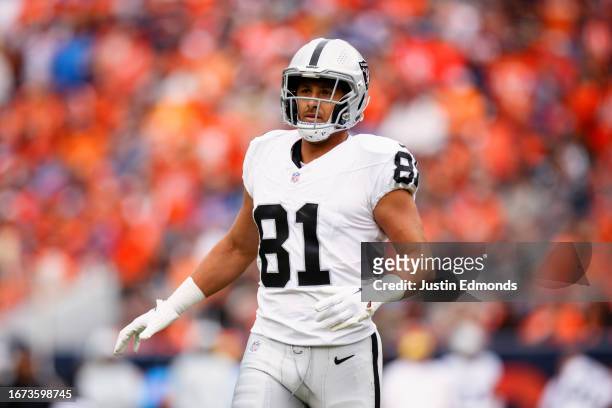 Tight End Austin Hooper of the Las Vegas Raiders runs a route during the second quarter against the Denver Broncos at Empower Field at Mile High on...