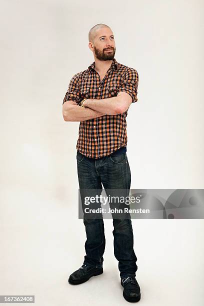 studio portraits of ordinary people - homme barbe fond blanc photos et images de collection