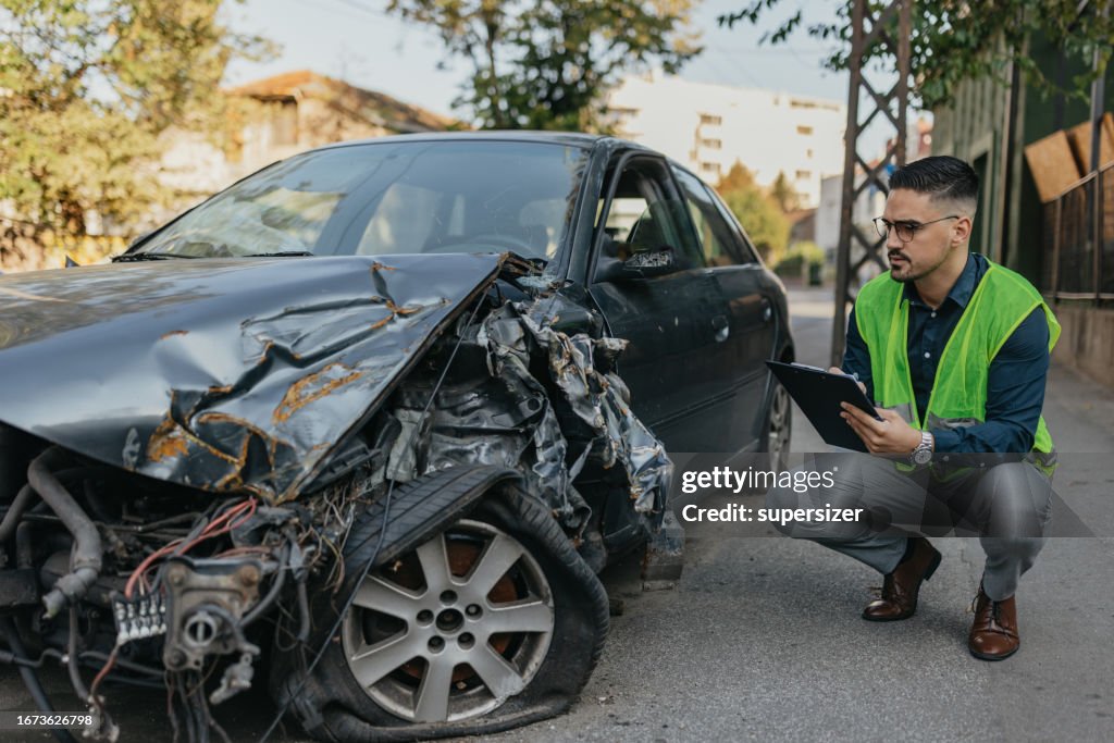 自動車事故検査
