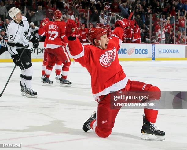 Red Wings' Jordin Tootoo fires up fans, teammates by scrapping, hitting and  agitating 