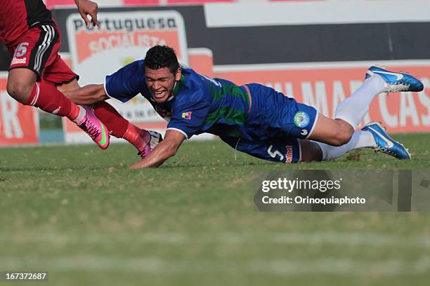 Frank Piedrahita of Llaneros de Guanare in action during a match between Llaneros de Guanare and Caracas FC as part of the Clausura Tournament 2013...