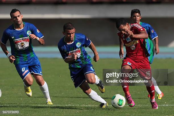 Romulo Otero of Caracas FC in action during a match between Llaneros de Guanare and Caracas FC as part of the Clausura Tournament 2013 at the Estadio...