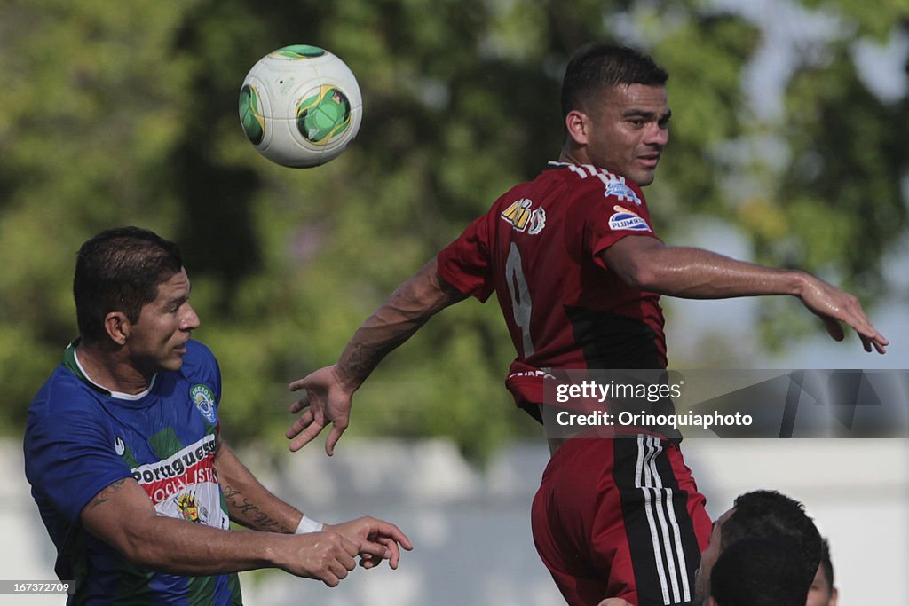 Llaneros de Guanare v Caracas FC - Torneo Clausura 2013